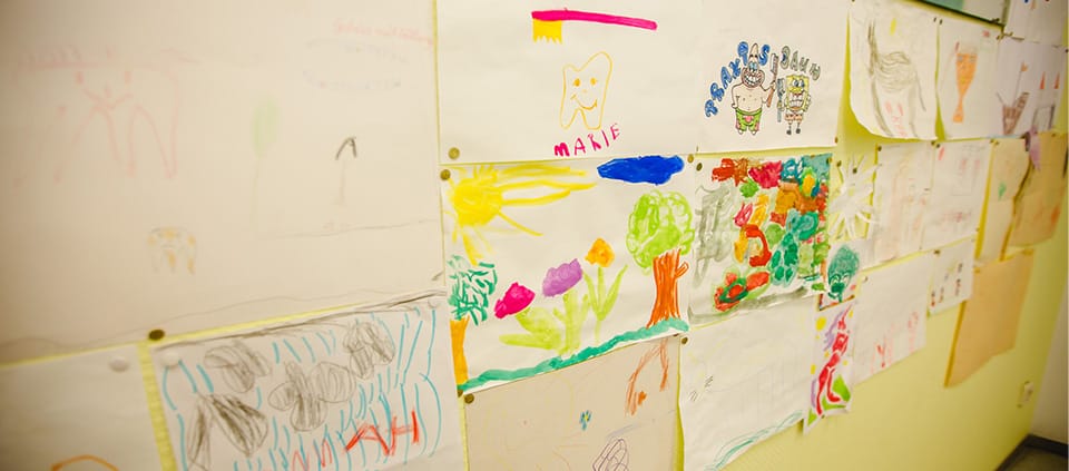 ZAP Dr. Baum Kinderzeichnungen im Anmeldebereich