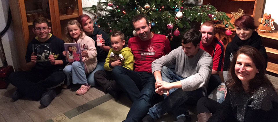 Gruppenbild Gruppenbild der Zahnärzte mit den Kindern